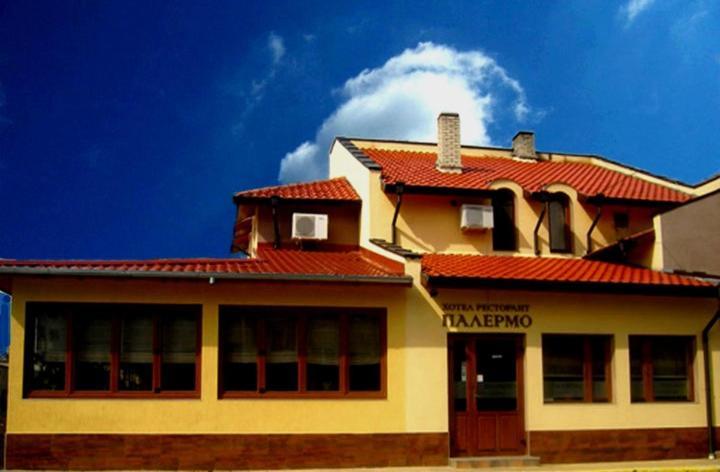 Family Hotel Palermo Tutrakan Eksteriør bilde
